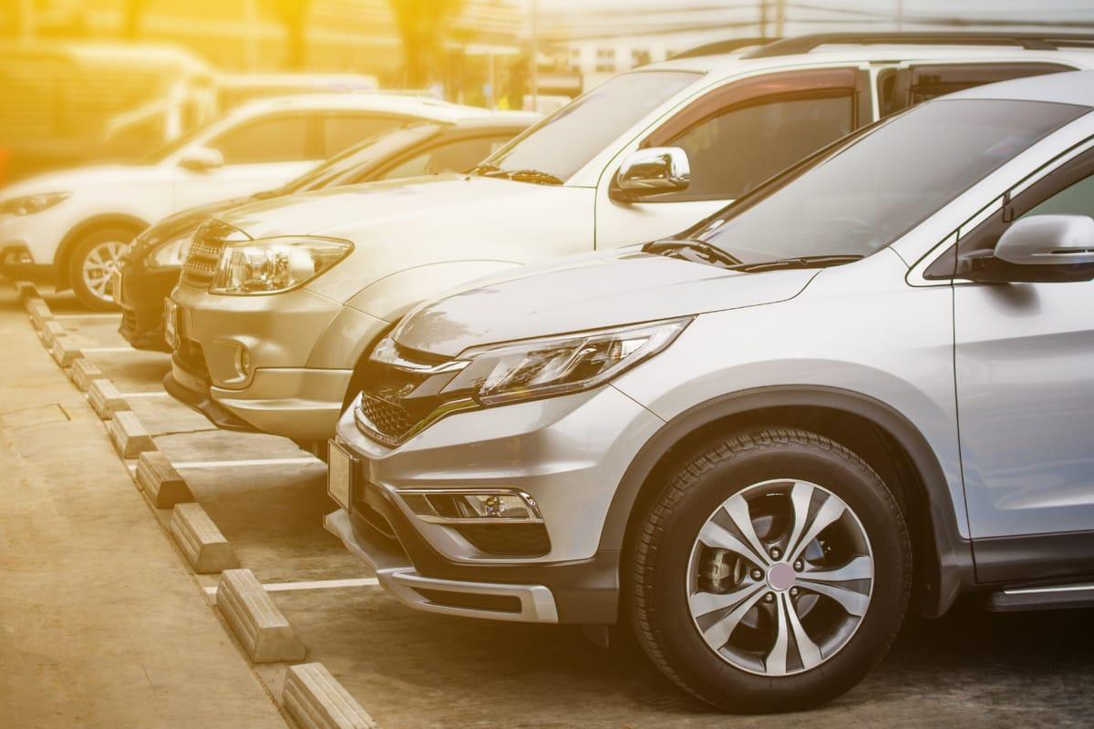 Jak zarezerwować miejsce parkingowe w CPK Warszawa?