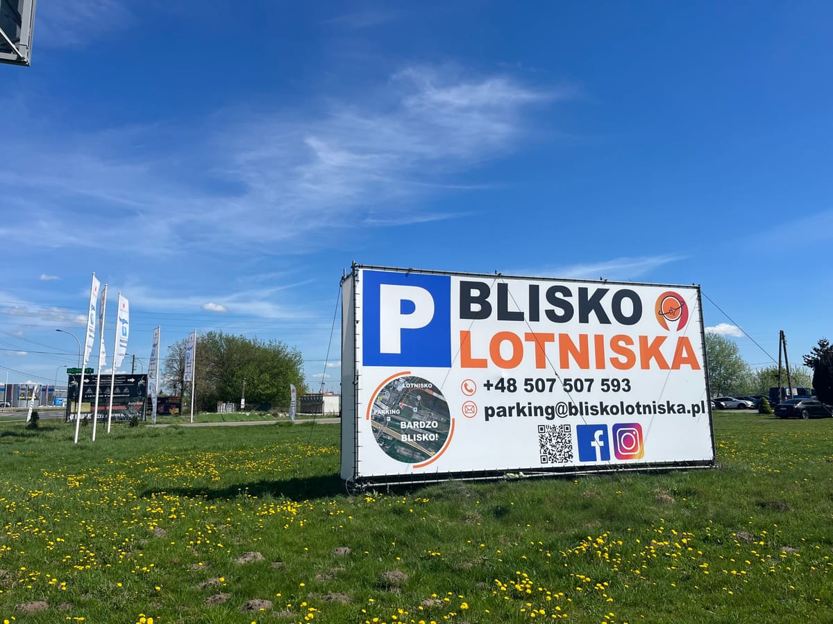 Parking przy Lotnisku Chopina w Warszawie