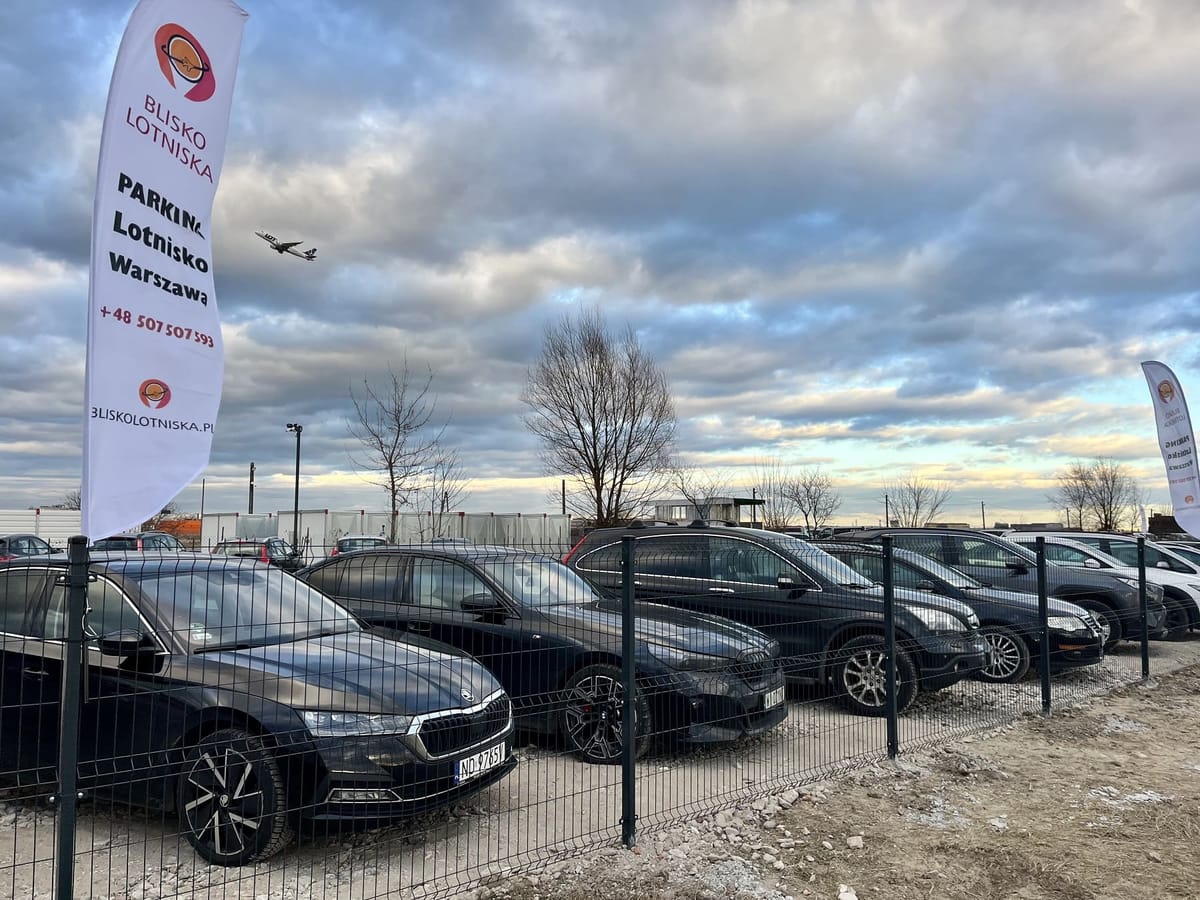 Parking Lotnisko Warszawa - teren parkingowy
