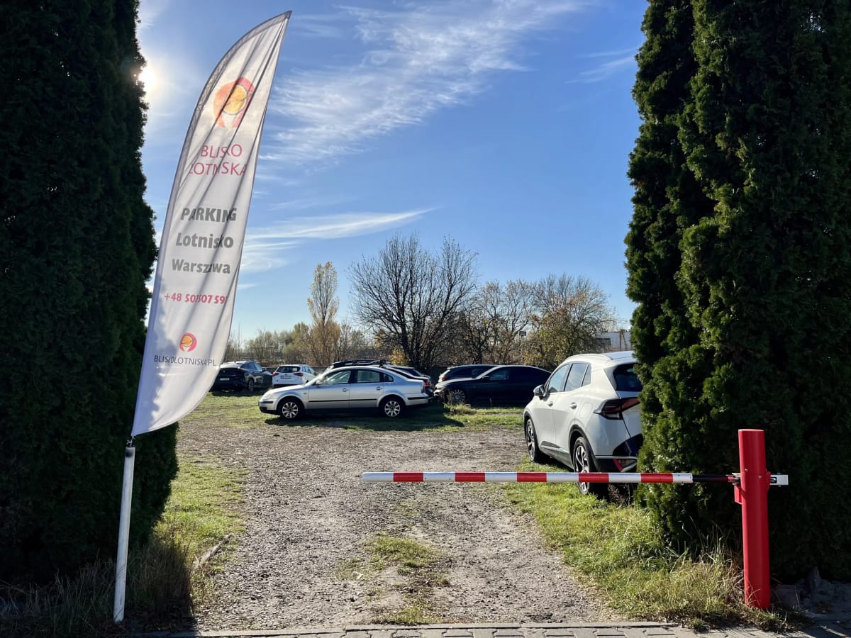 Monitorowany parking blisko Lotniska Chopina